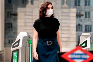 Isabel D&iacute;az Ayuso inaugura la nueva estaci&oacute;n de Gran V&iacute;a