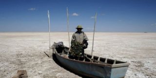 El Poop&oacute;, el segundo lago m&aacute;s grande de Bolivia, se convierte en un desierto