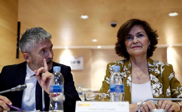 Las pesquisas del 'caso Ghali' incriminan como sospechosos a Calvo y Marlaska