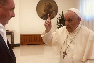 Pol&iacute;ticos, analistas y VOX amargan la charla en COPE al Papa antiespa&ntilde;ol: "&iexcl;V&aacute;yase al carajo!"