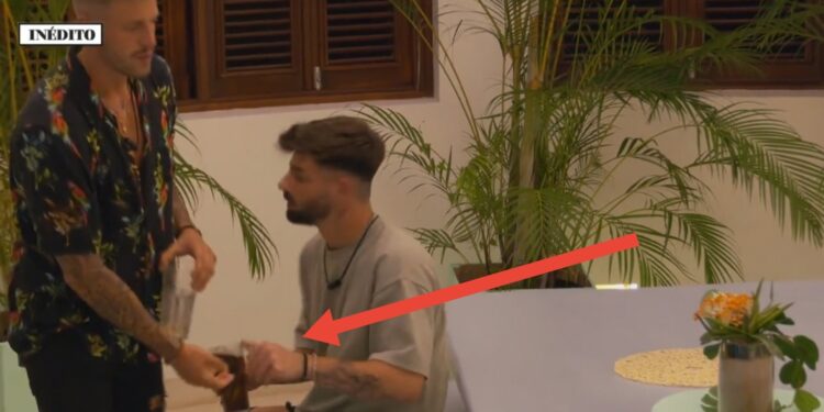 &iquest;Qu&eacute; ocultan en la Isla de las Tentaciones?: v&iacute;deo viral de una &lsquo;pillada&rsquo; hunde m&aacute;s la imagen de Telecinco