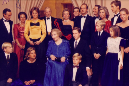 Carmen de Soto D&iacute;ez: "S M el Rey Don Juan Carlos I Y el desenfreno de algunos"
