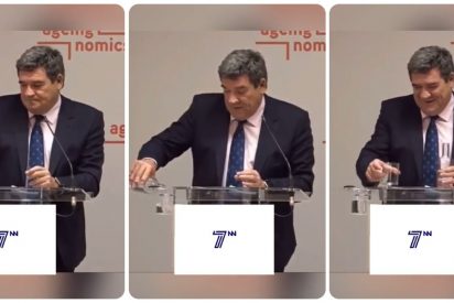 El descacharrante momentazo del ministro Escriv&aacute; li&aacute;ndola parda con una botella de agua