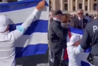 La equidistancia de la Iglesia con el terrorismo: El Vaticano arrebata la bandera a un cubano rezando