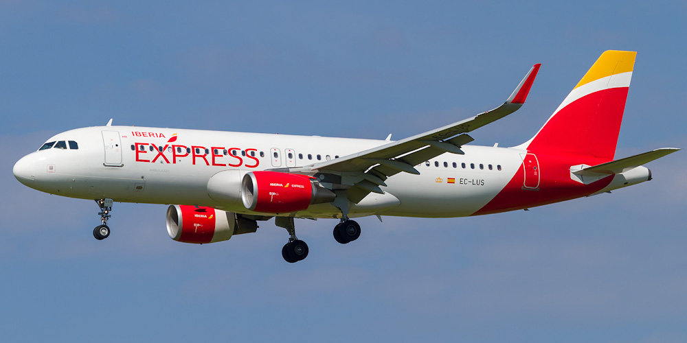 Una huelga menos: Los tripulantes de Iberia Express, tras 60 vuelos cancelados, la dan por finalizada