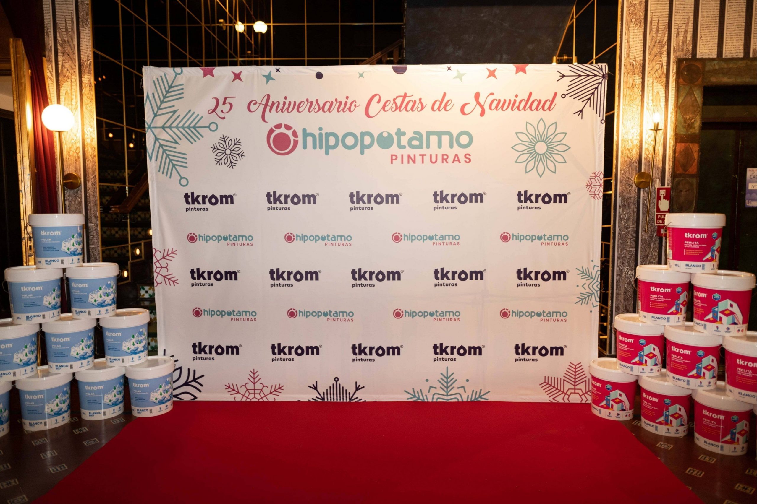 Pinturas Hipopótamo celebra un año de crecimiento con su tradicional gala de Navidad