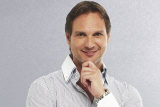 'Lev&aacute;ntate OK' / C&aacute;rdenas: "&iquest;Para qu&eacute; co&ntilde;o tiene Colau un c&oacute;digo interno si luego no lo cumple?"