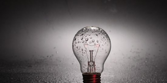 La AEMET se equivoca m&aacute;s que una escopeta de feria, entre otras cosas, porque gasta m&aacute;s en flores que en pluvi&oacute;metros