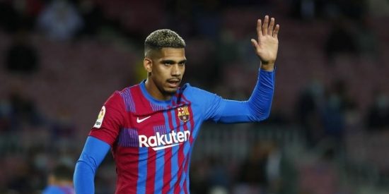 Araujo rescata a un Bar&ccedil;a sin alma ante un Rayo sin complejos