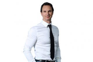 Levántate Ok / Cárdenas no soporta la última imbecilidad del ministro Garzón: "¡Lerdo, mequetrefe, te falta una cocción!"