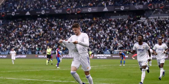 Real Madrid - Barcelona: Fede Valverde vuelve a coronarse como rey de la Supercopa (3-2)