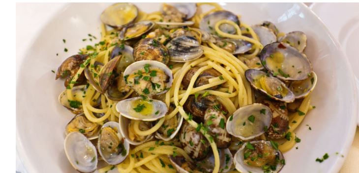 Espaguetis con almejas o la vongole