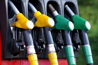 El dep&oacute;sito de la paciencia de los conductores, agotado: El precio de los carburantes alcanza su tercera subida consecutiva
