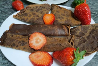 Receta: Crepes de chocolate rellenos de crema de cacao