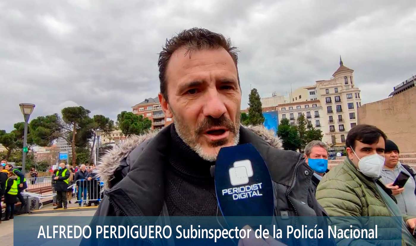 Un coche embiste la moto de Alfredo Perdiguero y el subinspector de la Polic&iacute;a Nacional acaba en la UCI