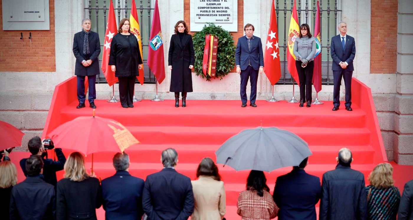Los madrile&ntilde;os rinden homenaje a las v&iacute;ctimas del 11-M en el 18&ordm; aniversario de los atentados