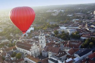 Lituania anula todas las restricciones Covid-19 para así potenciar su turismo receptivo
