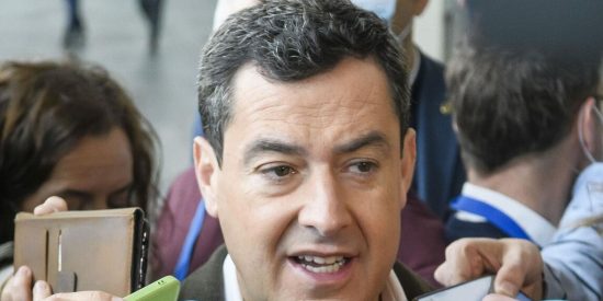 Juanma Moreno: "No somos partidarios de gravar la actividad tur&iacute;stica en Andaluc&iacute;a"