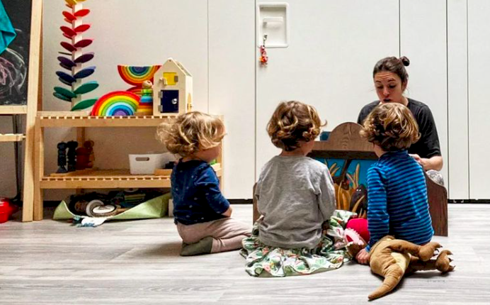 Irene Montero usa y politiza a su hijo Manuel: le hace posar con falda y mensaje LGTBi