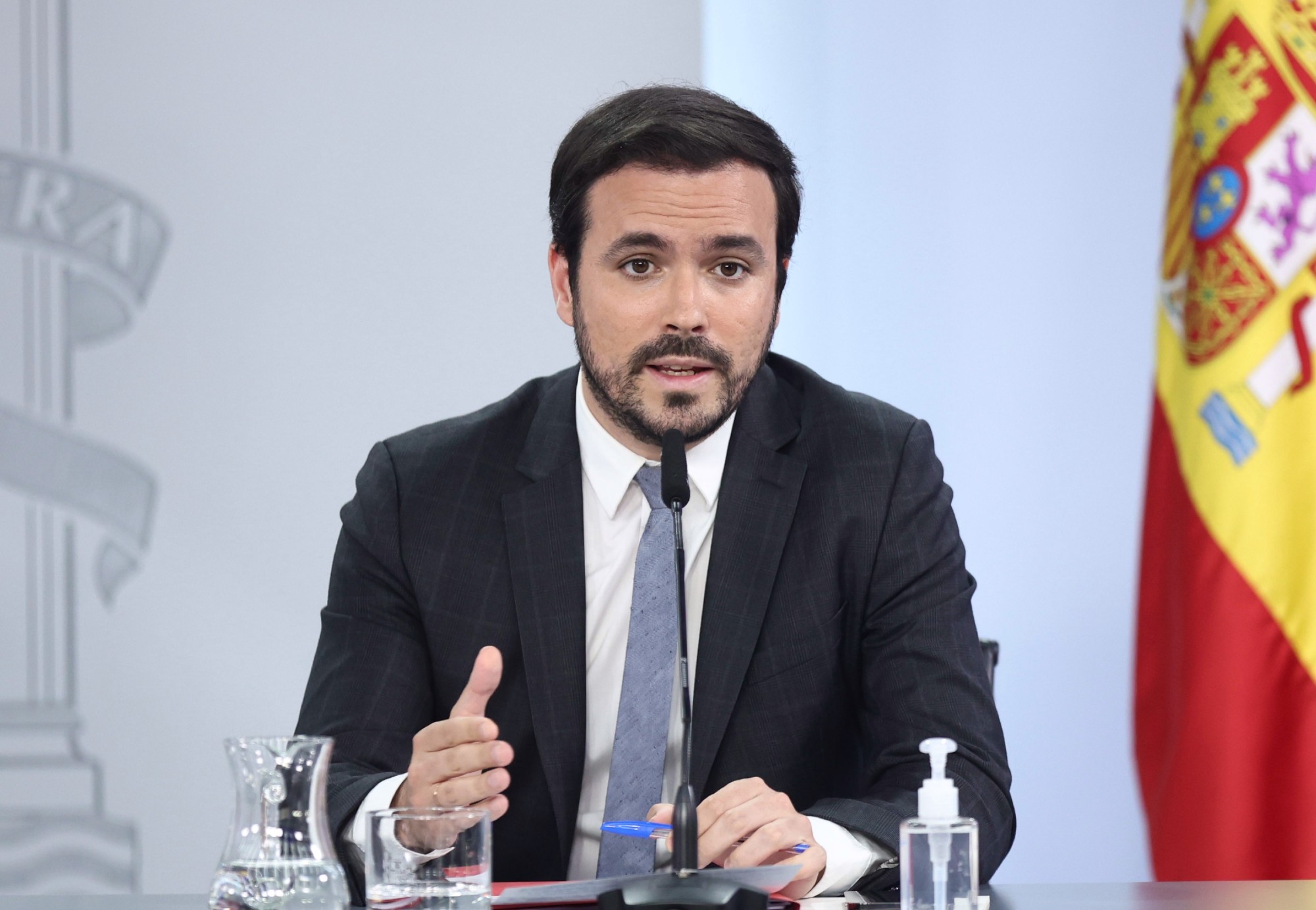 La &uacute;ltima burrada de Garz&oacute;n: quiere dejar la rebaja de 20 c&eacute;ntimos en combustible solo para "los que m&aacute;s lo necesiten"