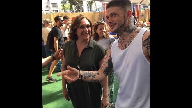 Detienen al &lsquo;colega&rsquo; de Ada Colau por agresi&oacute;n en un festival y masturbarse ante una chica