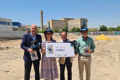 Ybarra entrega 75.000&euro; a "Tu Casa Azul" recaudados con el libro solidario "La Cocina de la Esperanza"