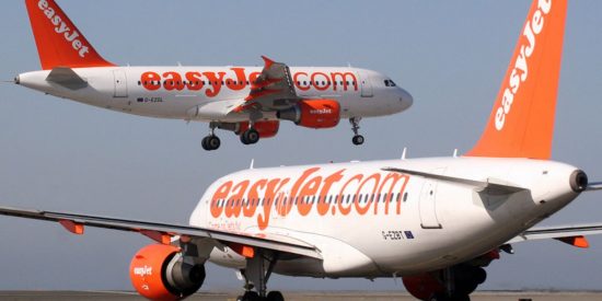 Un viaje infernal hasta Tenerife: dos pasajeros borrachos, fumando y orinando en sus asientos