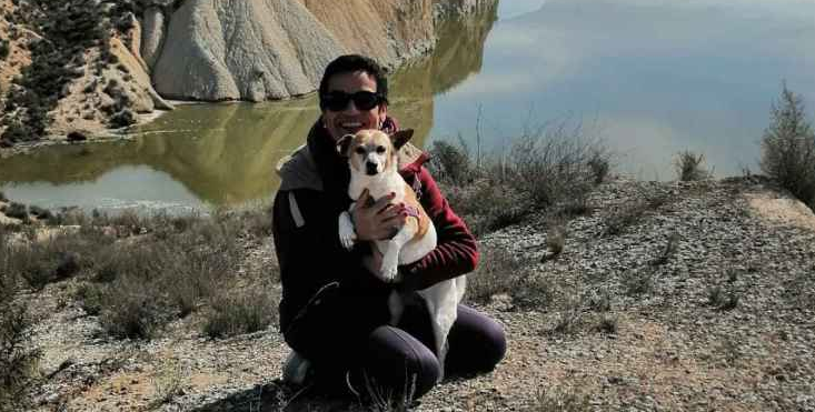 La v&iacute;ctima y su perro