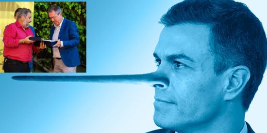 Pedro S&aacute;nchez 'Pinocho' y los fake encuentros con gente. En la foto Espadas con Alejandre