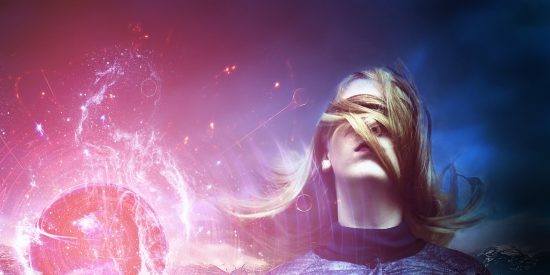 Horóscopo del viernes 22 de agosto de 2025: oportunidades, sorpresas y efemérides en clave cósmica