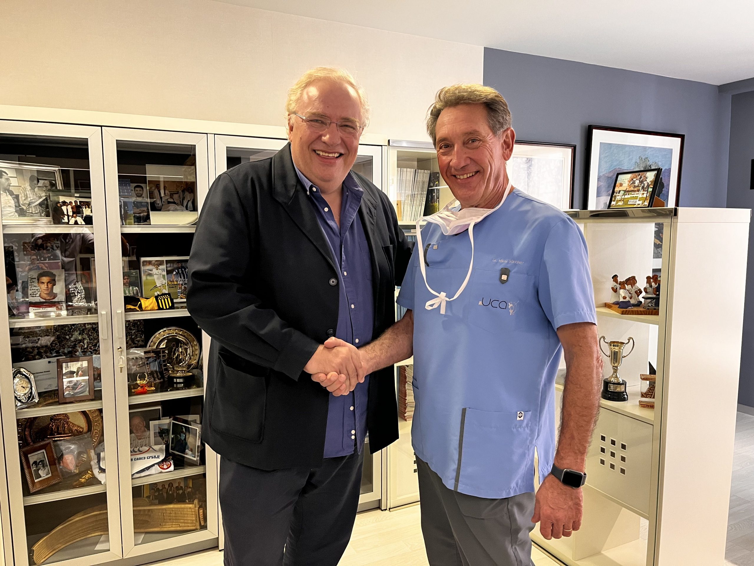 El doctor Mikel S&aacute;nchez y OAFI Foundation cierran un acuerdo para combatir los efectos de la artrosis