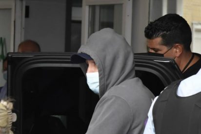 Kiko Rivera, saliendo del hospital tras sufrir un ictus.