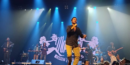 Taburete presenta &ldquo;El perro que fuma&rdquo; en la sala La Riviera