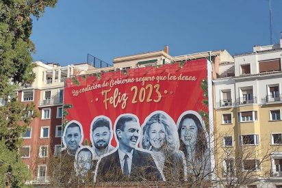 La pancarta de los j&oacute;venes del PP para mofarse de los socios de S&aacute;nchez.