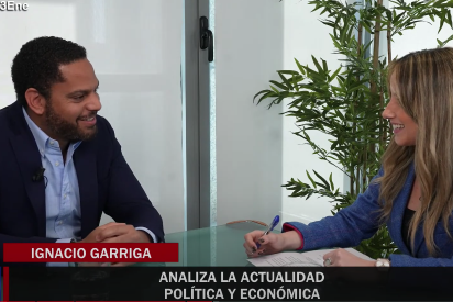 Ignacio Garriga junto a Rebeca Crespo
