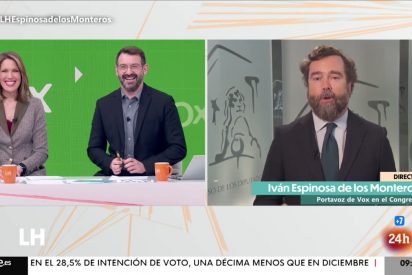 Iván Espinosa de los Monteros junto a Marc Sala y Silvia Intxaurrondo