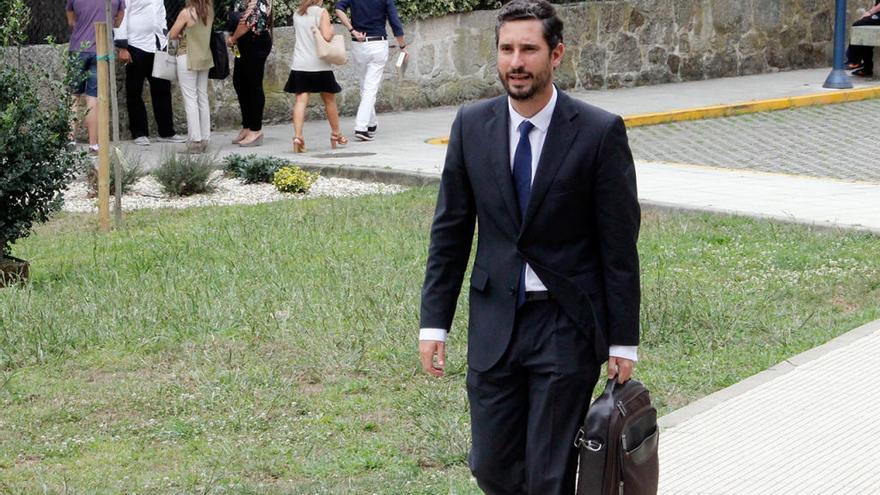 C&aacute;ndido Conde-Pumpido hijo. 