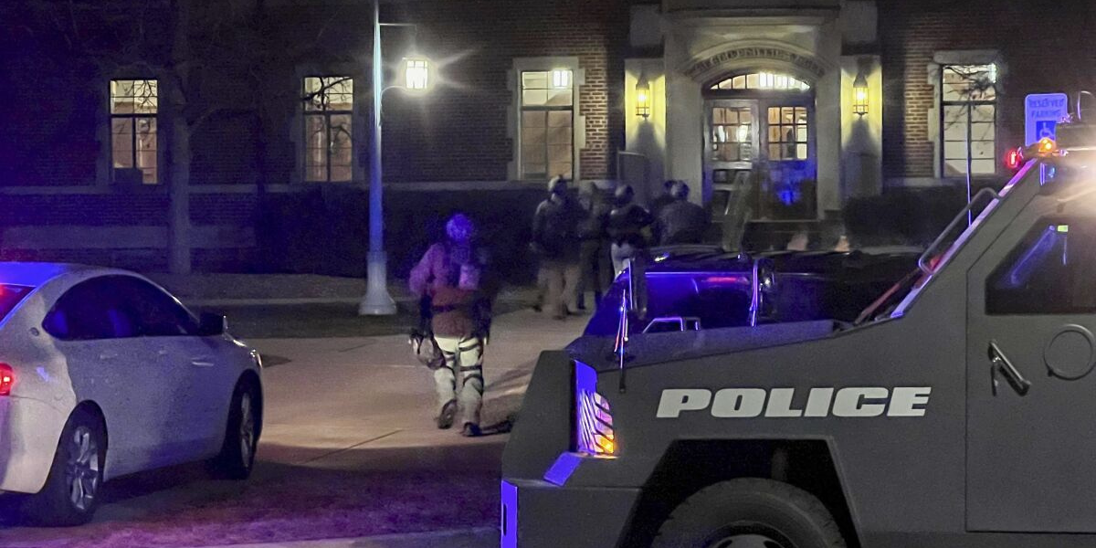 Pánico en la Universidad de Michigan: tres muertos y cinco heridos en un tiroteo