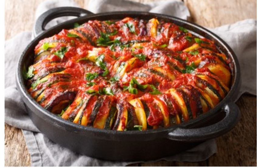 Briam griego, (calabac&iacute;n al horno, patatas y tomates)