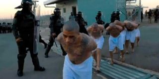 El Salvador: El Gobierno asegura que el "Estado paralelo" de las pandillas est&aacute; destruido