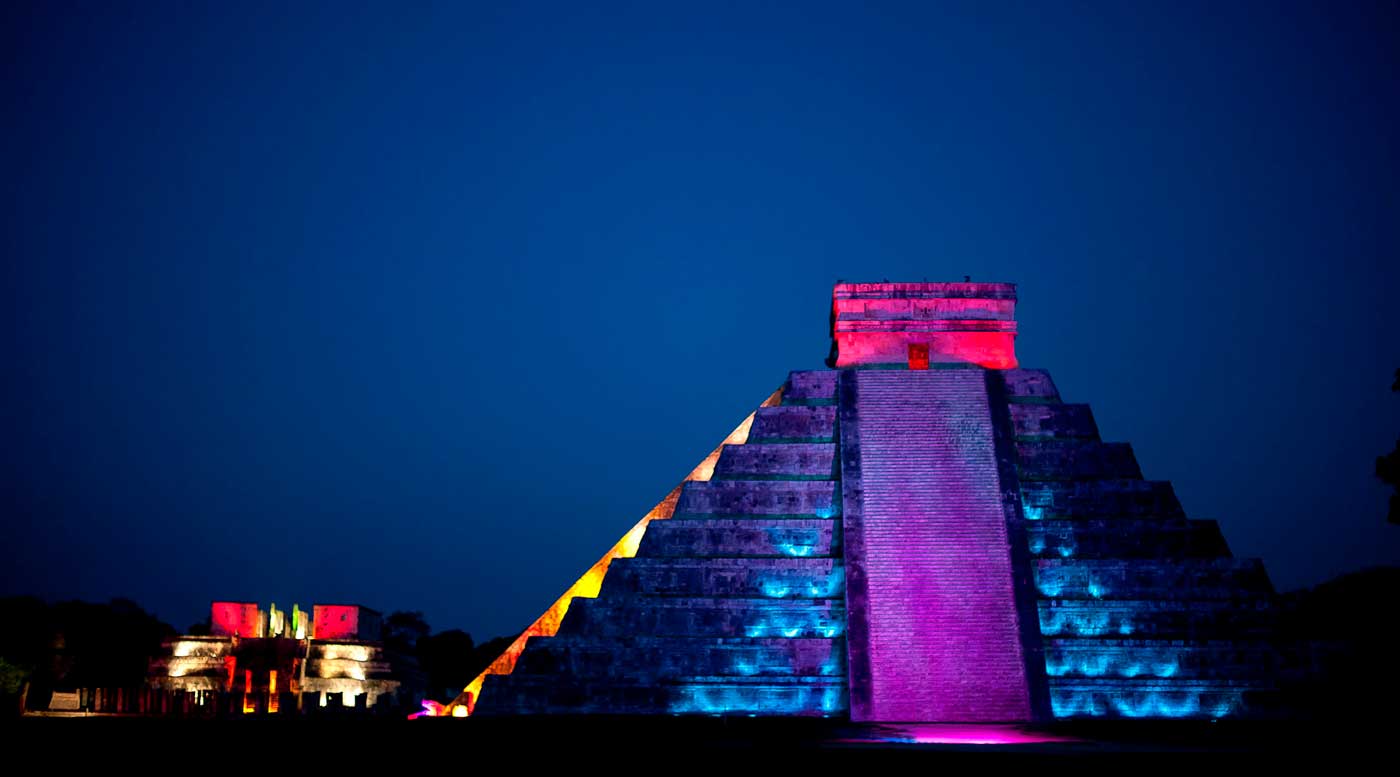 Chich&eacute;n Itz&aacute;: El enigm&aacute;tico "Mundo maya" de noche