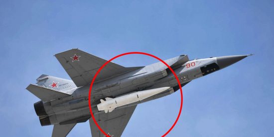 Avi&oacute;n ruso con misil hipers&oacute;nico