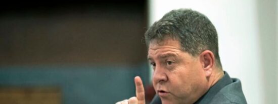 Page se burla de S&aacute;nchez: "Tiene carn&eacute; del PSOE, es socialista y Puigdemont espa&ntilde;ol"