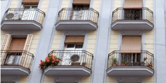 Los grandes fondos acorralan a los inquilinos mientras se encarece alquilar y comprar en Madrid, Barcelona y otras capitales