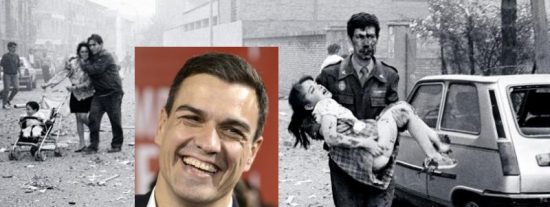Pedro Sánchez y guardias civiles con sus asesinados por ETA