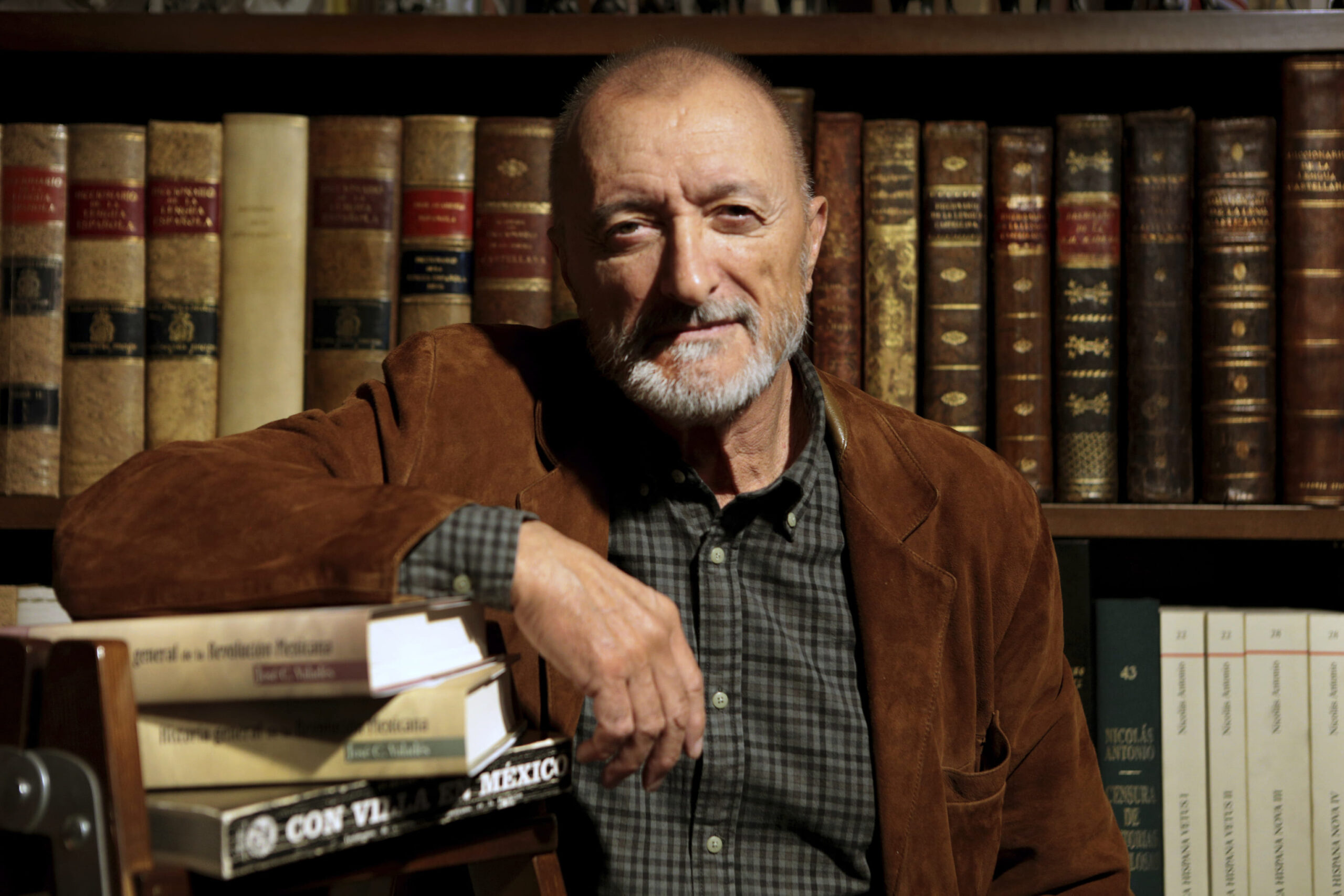 Arturo Pérez-Reverte.