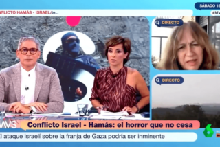 Boris Izaguirre y Adela Gonz&aacute;lez, callados ante el ba&ntilde;o de Jana Beris, corresponsal de Onda Cero.