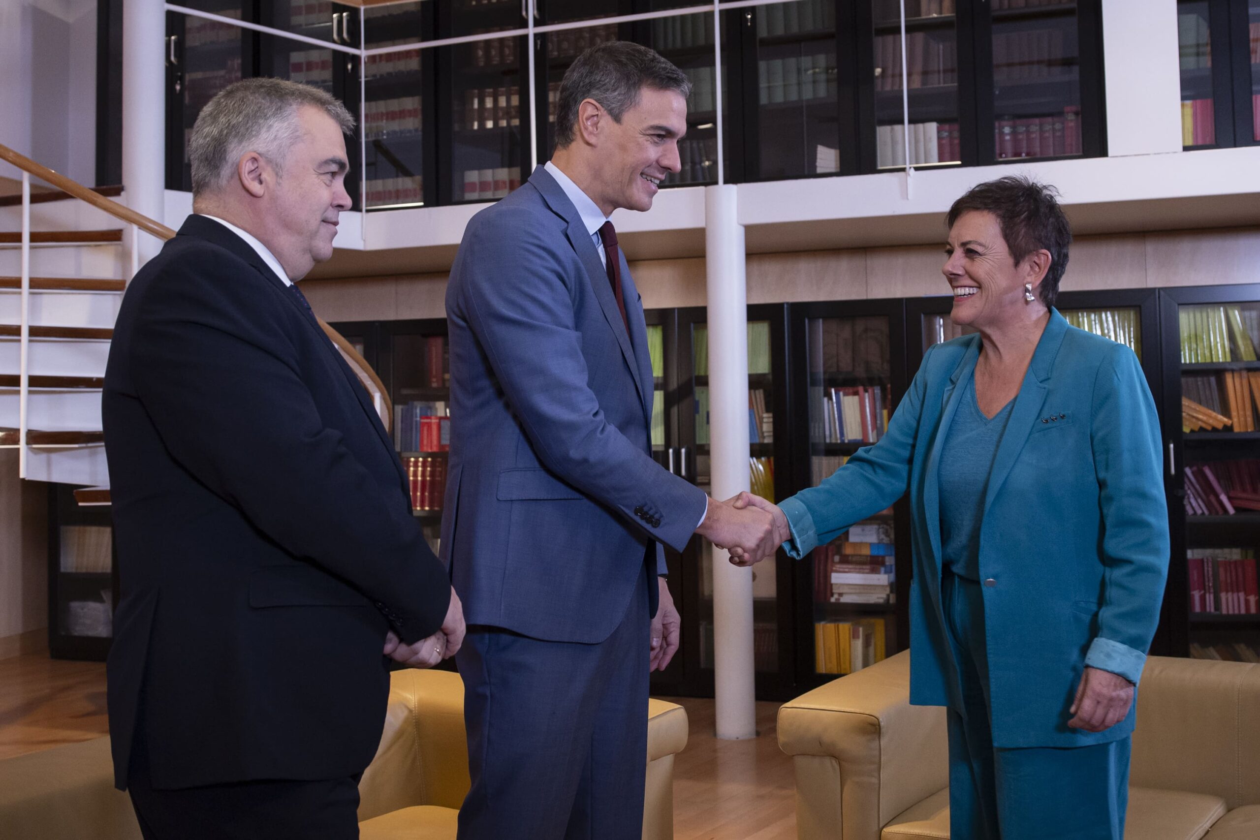 El nuevo &lsquo;cambio de opini&oacute;n&rsquo; de Pedro S&aacute;nchez hecho foto: Del "con Bildu no vamos a pactar" a sentarse con Mertxe Aizpurua