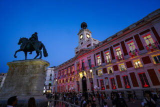 El Ayuntamiento de Madrid se enfrenta al calor: 1,5 millones de euros en toldos para la Puerta del Sol