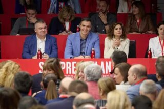 Pedro S&aacute;nchez y su n&uacute;cleo duro anterior. 